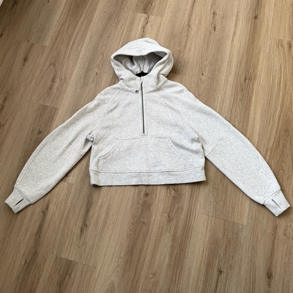 Cozy Gray Hooded Sweater - Picture 4 of 5